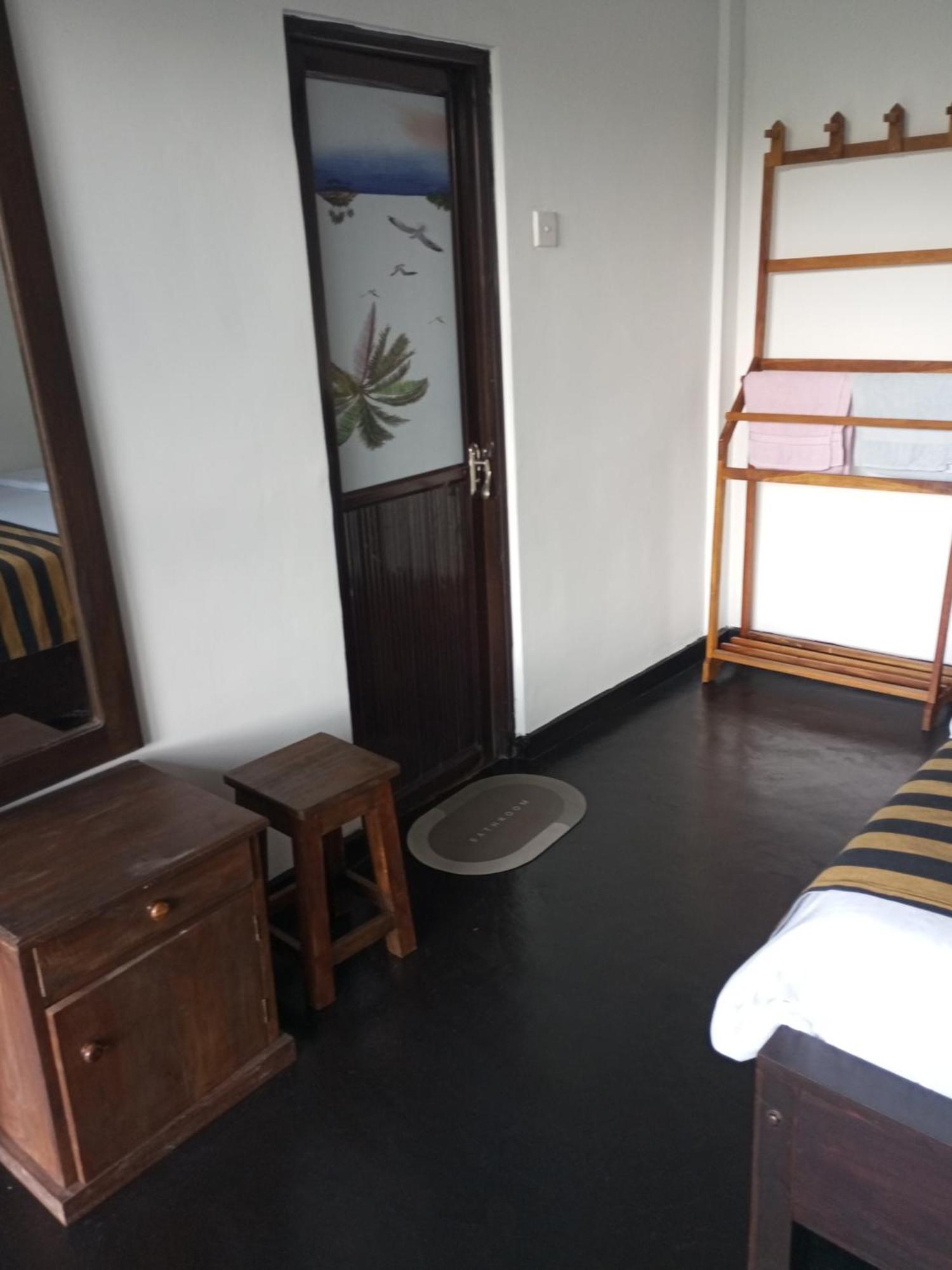 Chanidu Ella Inn 外观 照片